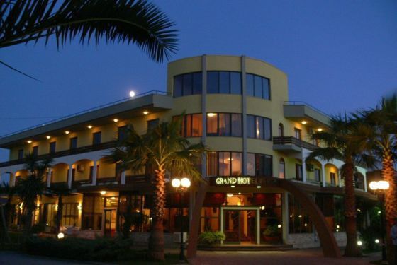Grand Pameba Hotel Shkallnur Bagian luar foto